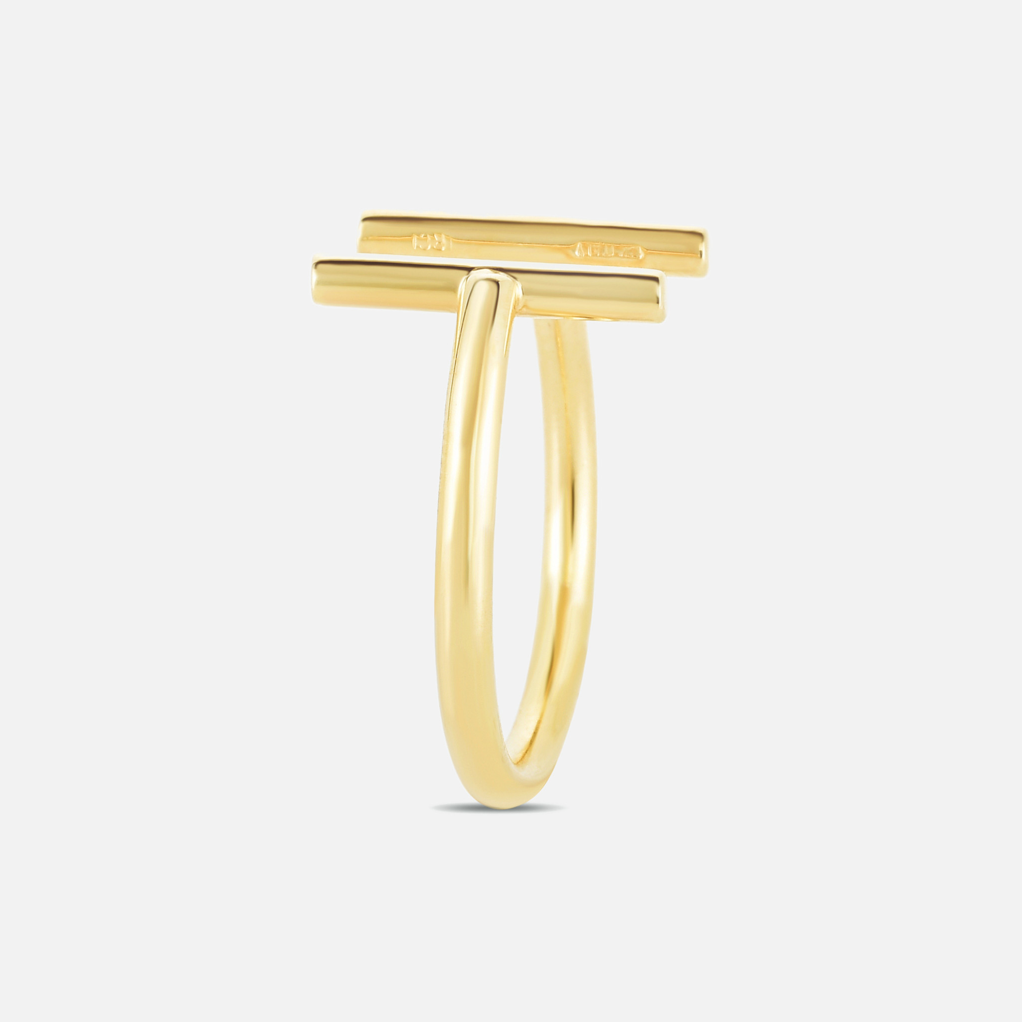 The T ring is smooth polished silhouette is fit to cast a glossy shine to your hand.