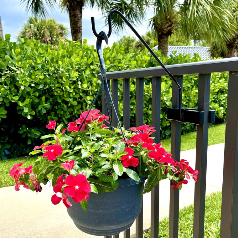 Hanging basket on Railing Hook for Hanging Basket