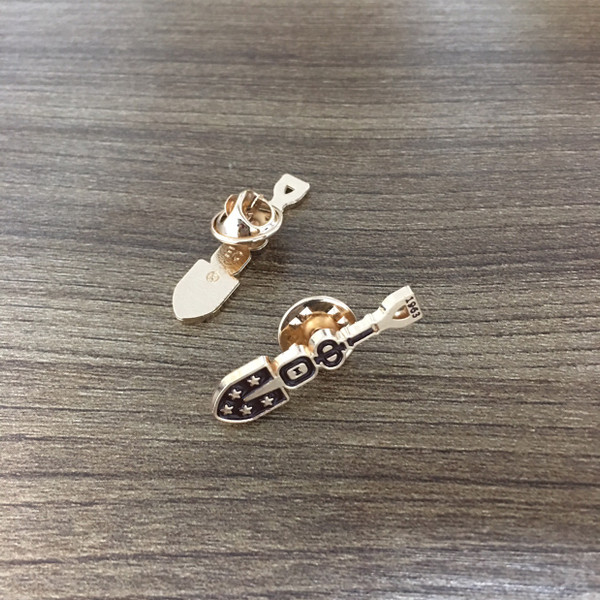 Iota Phi Theta Shovel Lapel Pin