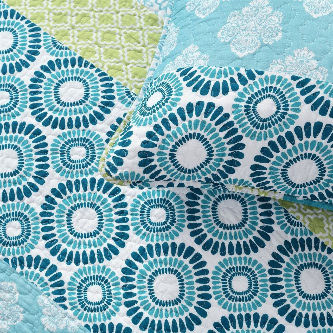 Full/Queen Cotton 3 Piece Reversible Blue White Green Floral Damask Quilt Set Full/Queen Cotton 3 Piece Reversible Blue White Green Floral Damask Quilt Set