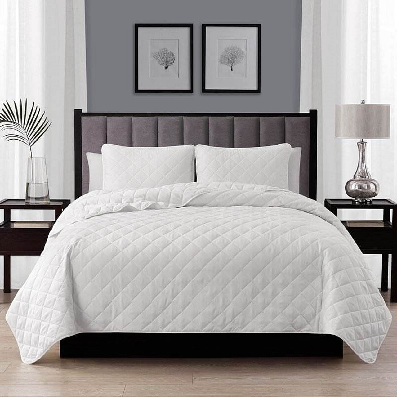 Twin/Twin XL 2-Piece White Polyester Microfiber Diamond Quilted Quilt Set