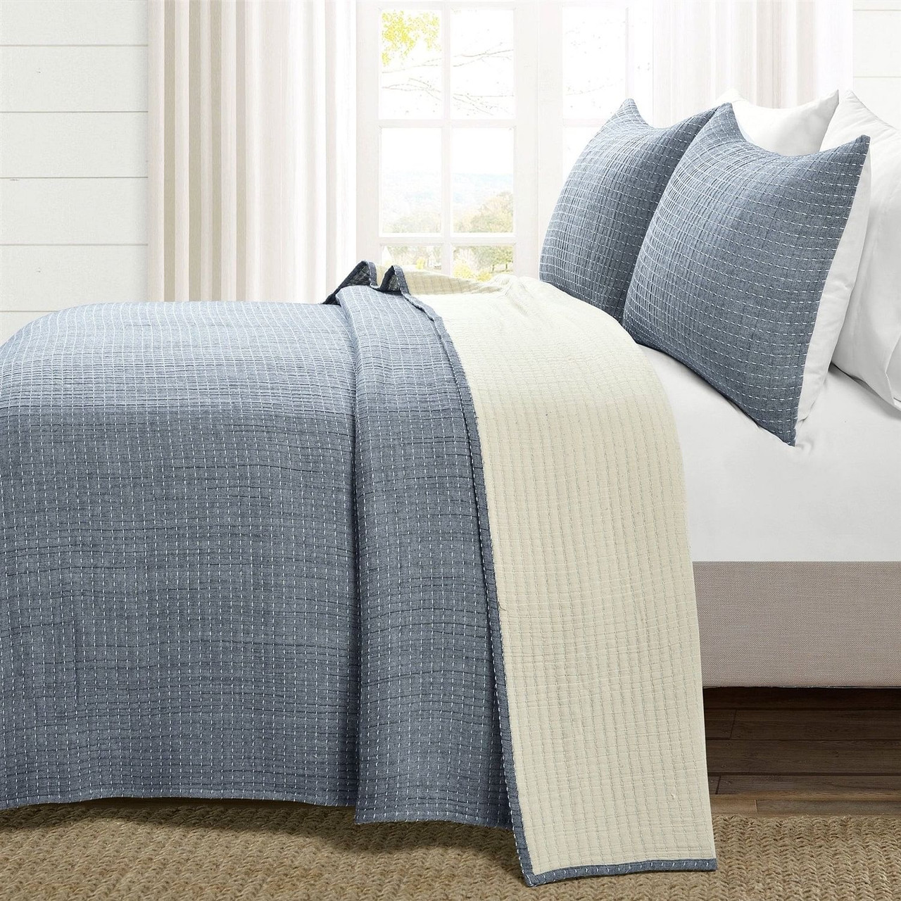 King Size 3-Piece Reversible Woven Cotton Quilt Set in Navy Cream