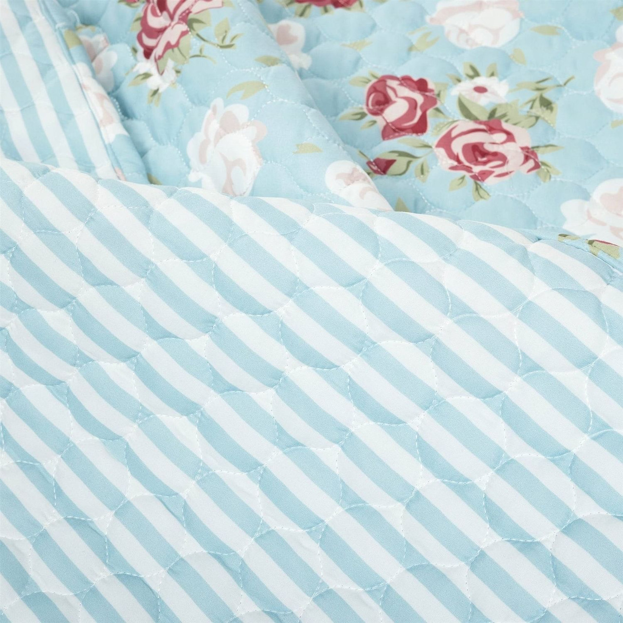 King size Vintage Rose Ruffle Edge Light Quilt Set in Blue White and Pink