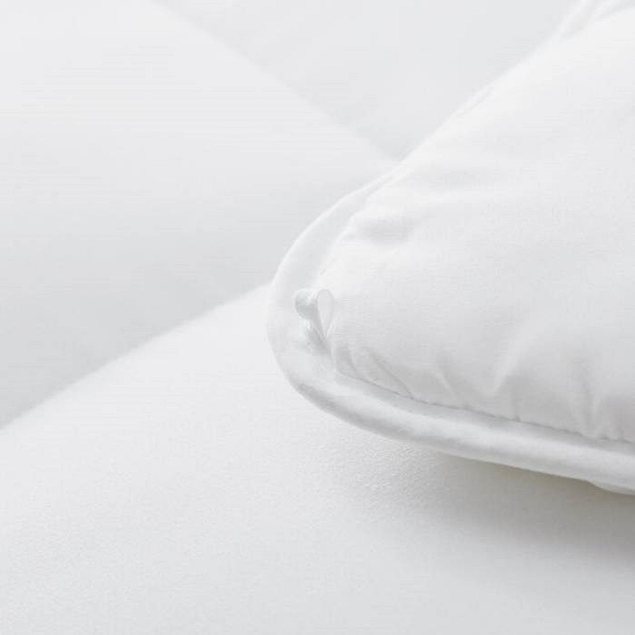 Full Size Cozy All Seasons Plush White Polyester Down Alternative Comforter Full Size Cozy All Seasons Plush White Polyester Down Alternative Comforter