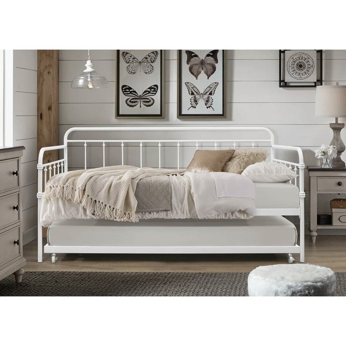 Twin size Traditional White Rounded Iron Daybed with Roll Out Trundle Bed Frame