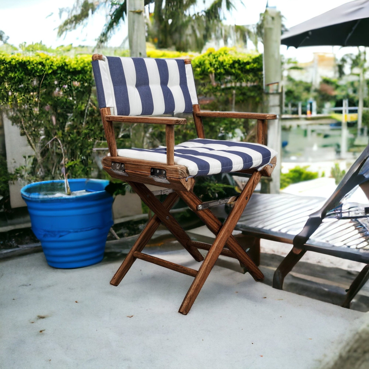 23" Blue and White and Natural Wood Solid Wood Indoor Outdoor Director Chair with Blue and White Cu
