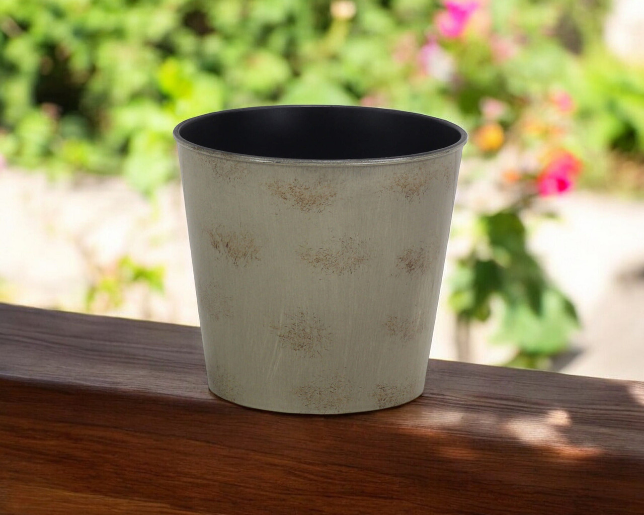 7" Gray Recycled Plastic Indoor Outdoor Round Pot Planter