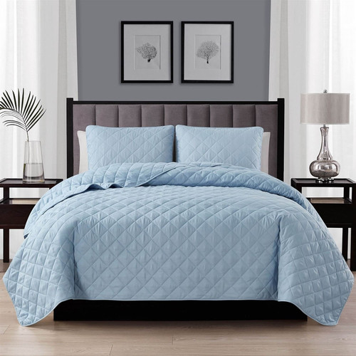 Full/Queen 3-Piece Light Blue Polyester Microfiber Reversible Diamond Quilt Set Full/Queen 3-Piece Light Blue Polyester Microfiber Reversible Diamond Quilt Set