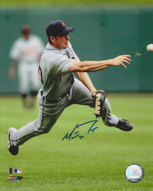 Autographed Lance Parrish Photo - 8x10 W COA