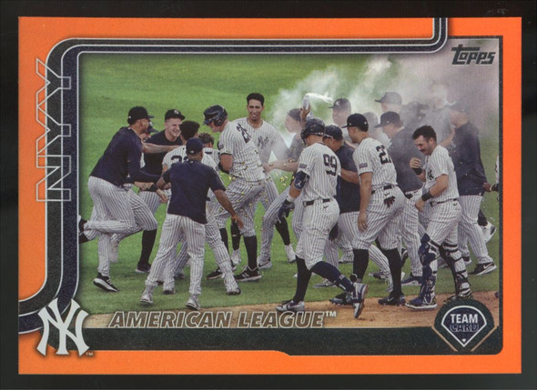 2025 Topps Series One New York Yankees Team Card Orange Rainbow Foil  /25 #123