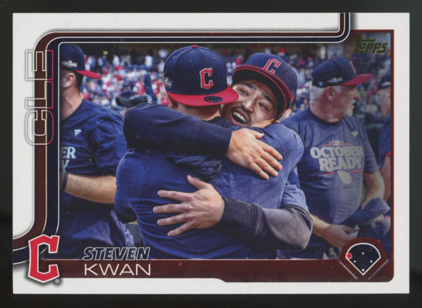 2025 Topps Series 2 Steven Kwan Golden Mirror Image Variation SSP #682