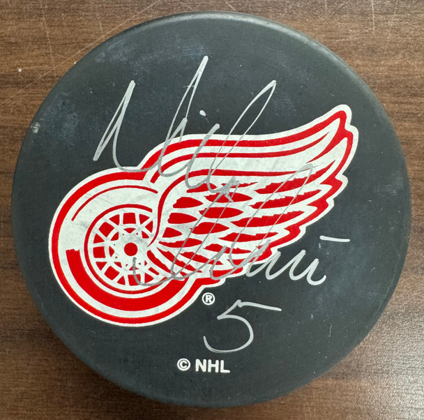 Nick Lidstrom Signed Autographed Puck JSA Cert
