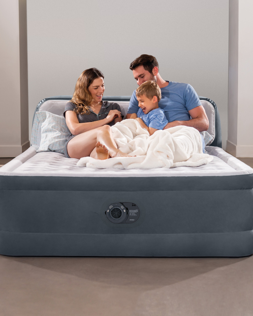 Dura-Beam® Deluxe Ultra Plush Headboard Air Mattress 18 Queen w/ Built-In  Electric Pump