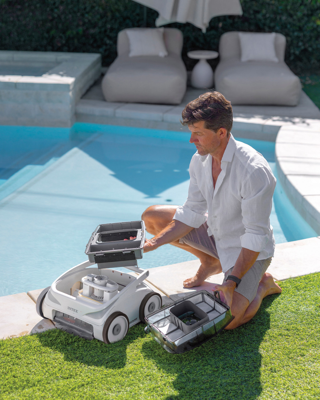 新品未使用　INFOBAR A03 POOL INTEX ZX500R Cordless Electric Automatic Robotic Pool Cleaner for