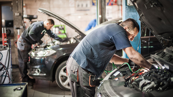 Safety in Automotive Workshops: Guide for Repair and Servicing Environments