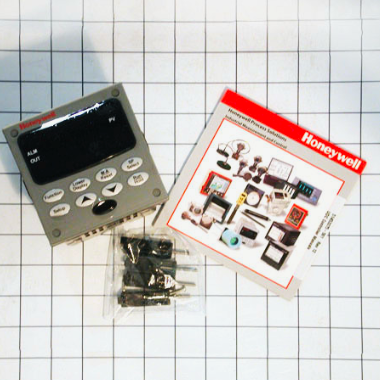 TEMPERATURE CONTROLLER UDC2300