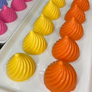 BWB Molds Swirl Truffle | Bonbons BWB 3 parts Mold (Code 10021) BWB Molds Swirl Truffle | Bonbons BWB 3 parts Mold (Code 10021)