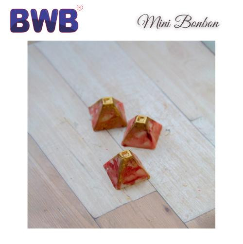 BWB Pyramid  Bonbon Mold 1140