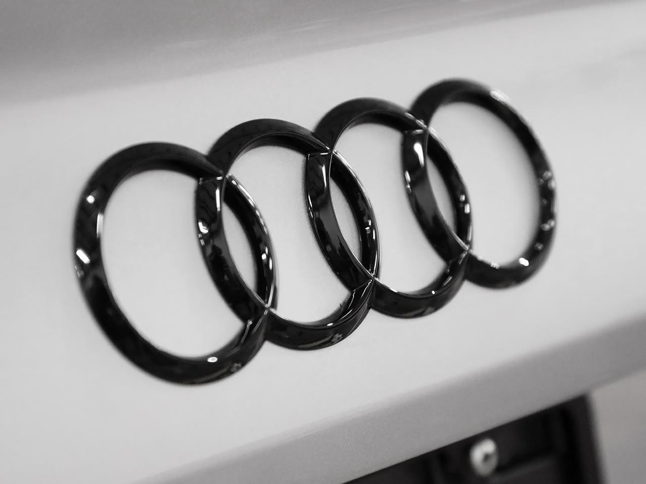 Genuine VW / Audi Black Rings for C8 A7, S7 & RS7 - Front & Rear