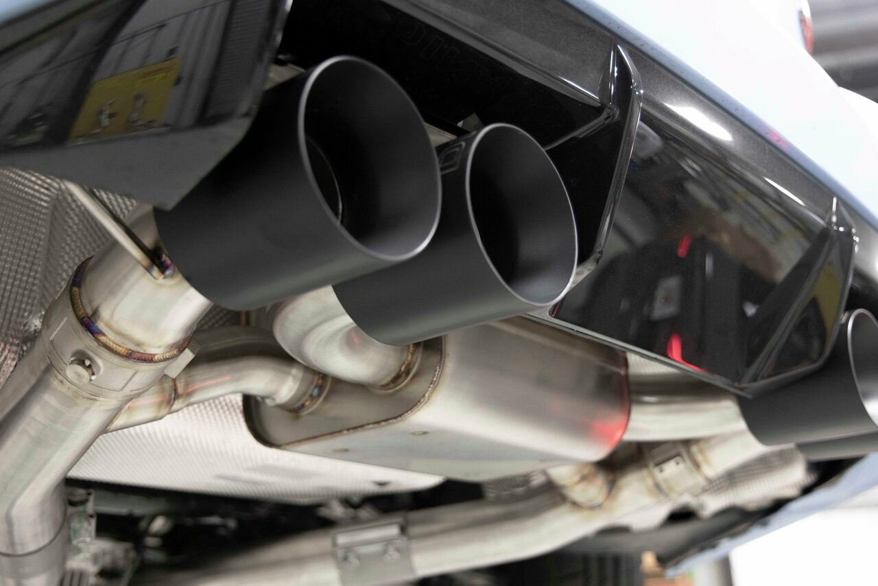 Dinan Valved Axle-Back Exhaust for G87 M2 - Polished Tips