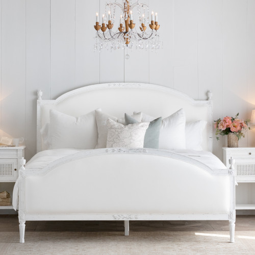 Eloquence® Dauphine Bed in White Linen and Weathered White Finish