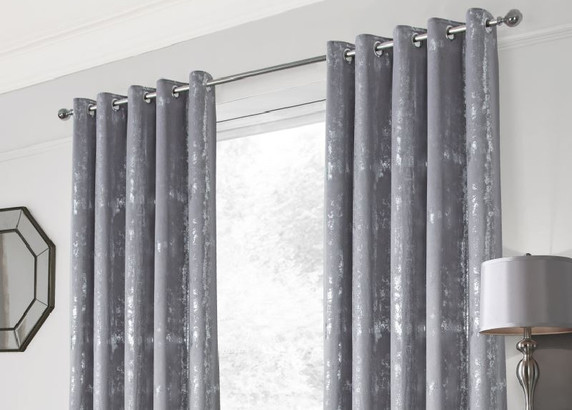 How to Hang Heavy Curtains