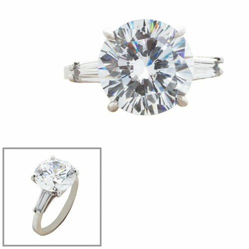 7.5ct Round Cut Center with .5ct Baguette Cut Stones on the sides. Center stone size: 13mm 17158-15-CZ-14K