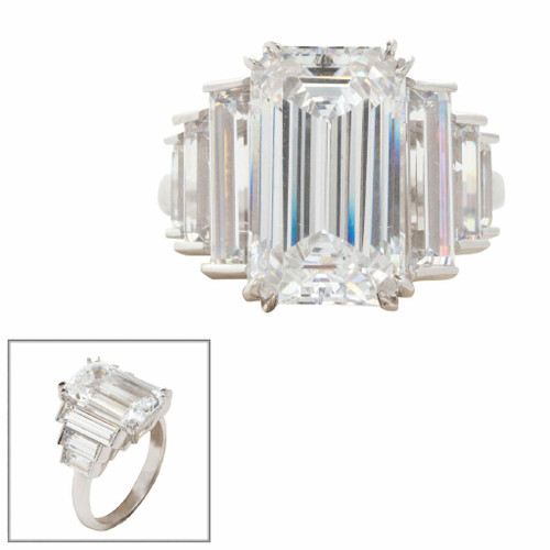 6CT CENTER GRADUATED EMERALD CUT RING F1064SM-CZ-14K