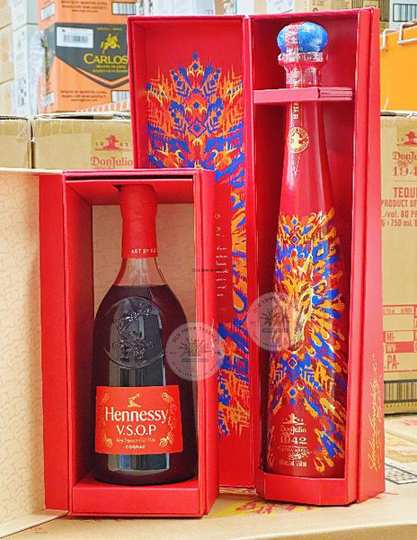 HENNESSY COGNAC 赤＆青　ブック型　ブランデー　訳あり　日本セット Don Julio 1942 X Hennessy VSOP Lunar New Year Combo Pack - Old