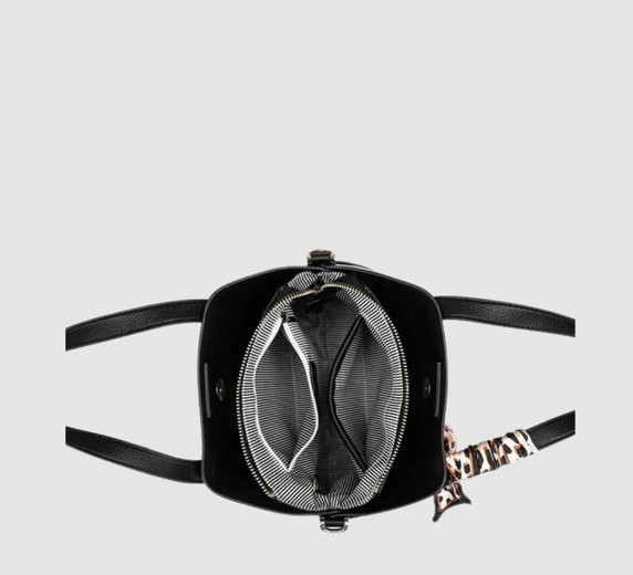 Black Caviar Amelie