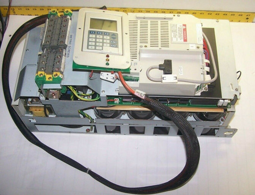 Telemecanique ATV66U72N4 Altivar 66 Convertitore Di Frequenza Usato Funzionante