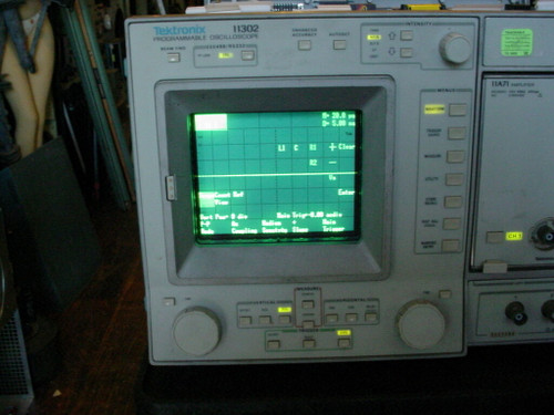Tektronix 11302 Programmable Oscilloscope With Book