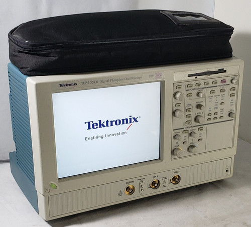 Tektronix Tds5052B Digital Phosphor Oscilloscope W/Probes And Manual