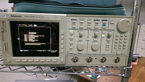 Tektronix Tds644B Digital Real-Time Oscilloscope 500Mhz 4-Ch 2.5 Gs/S