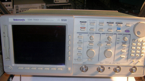 Tektronix Tds 784D Ocilloscope 4 Channel 1 Ghz Color