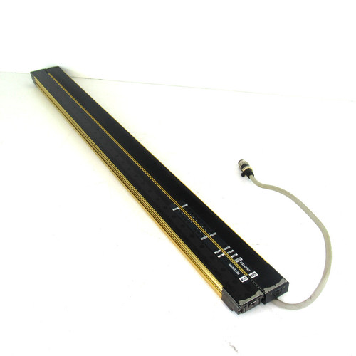 Omron F3Sj-A0700P25 Safety Light Curtain Emitter And Receiver 700Mm