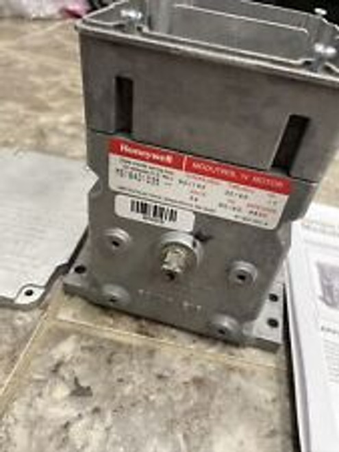 Honeywell M6184D1035 150 Lb-In Non-Spring Return Floating Control 24V 90/160 Deg