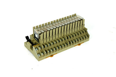 Omron G7Tc-Oc16 Relay Base W/ (16) G7T-1112S Relays - Industrial Lynx