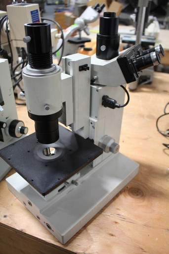 Leitz Epivert Inverted Microscope - Industrial Lynx
