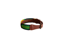 Handmade collar with colourful patterns woven by hand by artisans in Mexico. Handmade collar with colourful patterns woven by hand by artisans in Mexico.
Your furry friend will love this beautiful and unique collar. Large collar green, brown, yellow