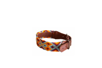 Handmade collar with colourful patterns woven by hand by artisans in Mexico. Handmade collar with colourful patterns woven by hand by artisans in Mexico.
Your furry friend will love this beautiful and unique collar. Large dog collar blue, purple, white, yellow