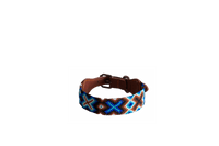 Handmade collar with colourful patterns woven by hand by artisans in Mexico. Handmade collar with colourful patterns woven by hand by artisans in Mexico.
Your furry friend will love this beautiful and unique collar. Medium dog collar brown, blue, white