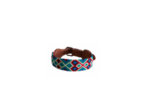 Handmade collar with colourful patterns woven by hand by artisans in Mexico. Handmade collar with colourful patterns woven by hand by artisans in Mexico.
Your furry friend will love this beautiful and unique collar. Medium dog collar blue, green, red