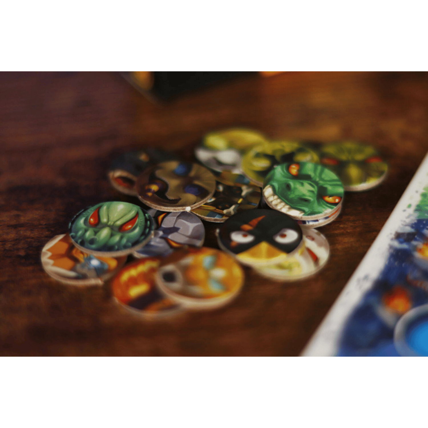 IELLO King Of Tokyo: Even More Wicked! Micro-espansione - Aggiunge Indicatore Malvagità E Tessere - 2-6 Giocatori, 8+ Anni