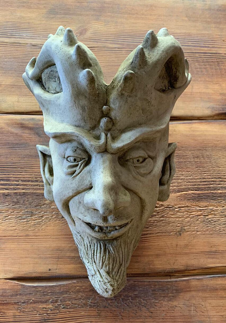STONE GARDEN LARGE GARGOYLE GREMLIN JOKER WALL PLAQUE HANGER PLANTER ORNAMENT