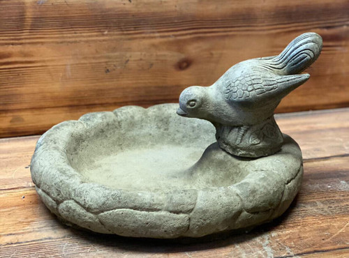 STONE GARDEN BIRD BATH TOP ONLY WITH BIRD/ FEEDER / BOWL /REPLACEMENT ORNAMENT