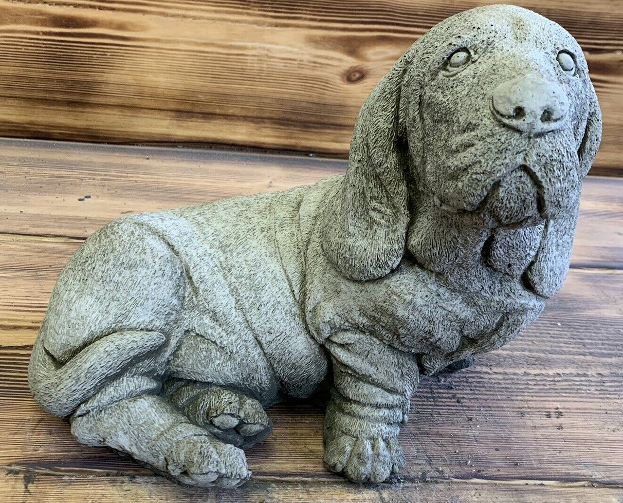 STONE GARDEN BASSETT HOUND DOG STATUE ORNAMENT