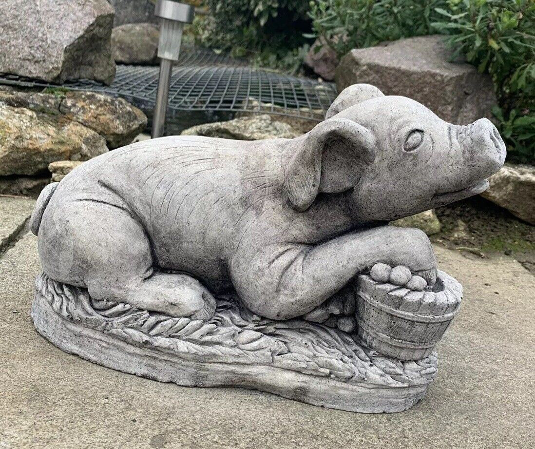 STONE GARDEN LYING PIG ON GRASS DETAILED LARGE ORNAMENT STATUE