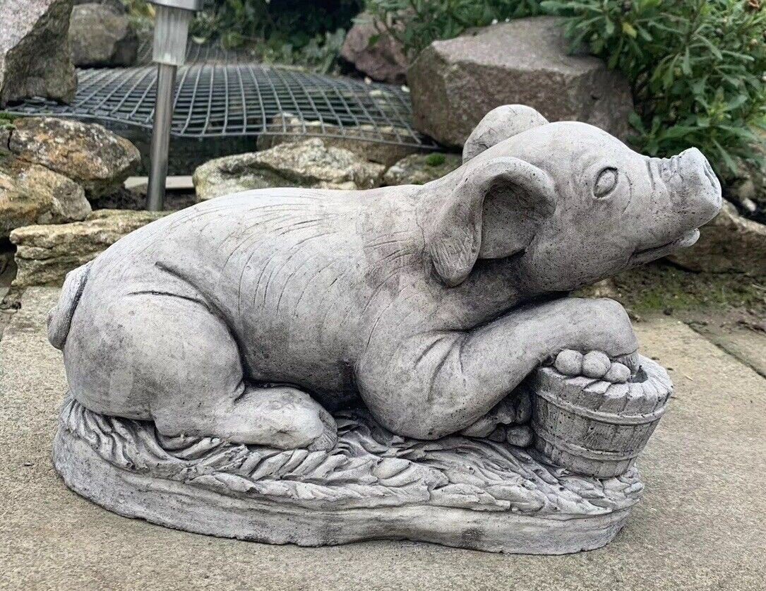 STONE GARDEN LYING PIG ON GRASS DETAILED LARGE ORNAMENT STATUE