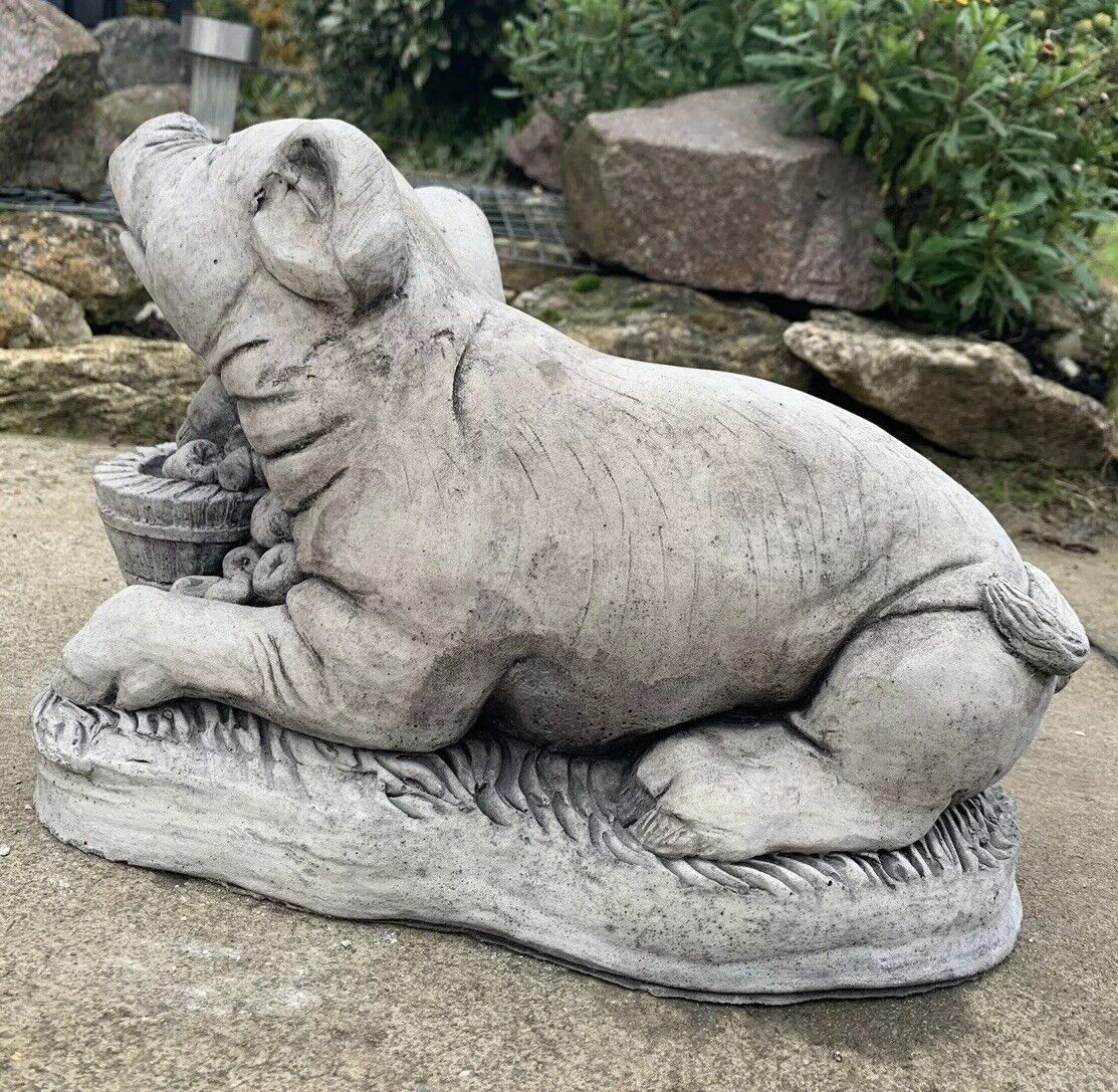 STONE GARDEN LYING PIG ON GRASS DETAILED LARGE ORNAMENT STATUE
